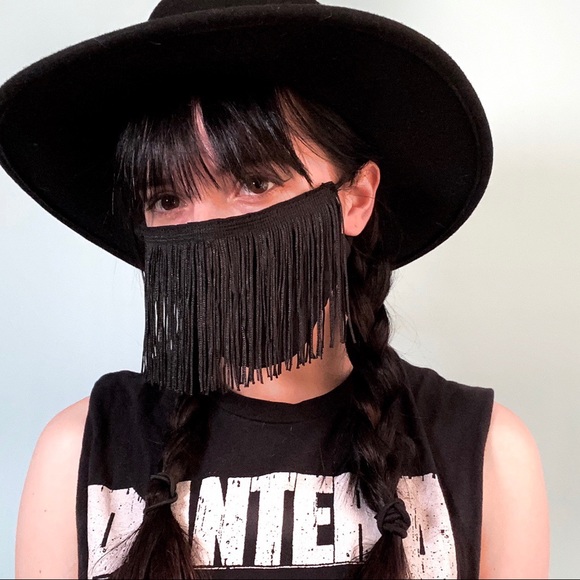 Fringe mask - handmade - Picture 3 of 4